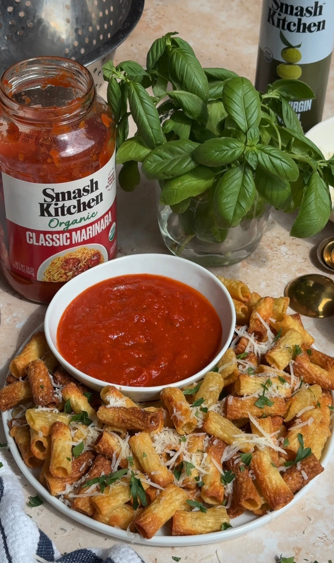Load video: Pasta Chips with Classic Marinara Sauce 